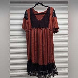 Beautiful blouse slash dress with leggings